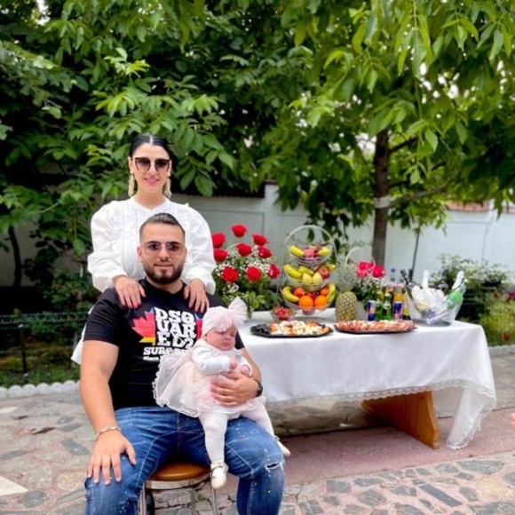 Meet your Posher, Alexandru - Picture 1 of 1